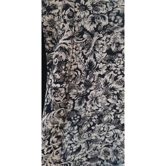 New Made in Heaven Plus Size 1X Black Ivory Floral Open Front Cardigan Sweater - Picture 3 of 8